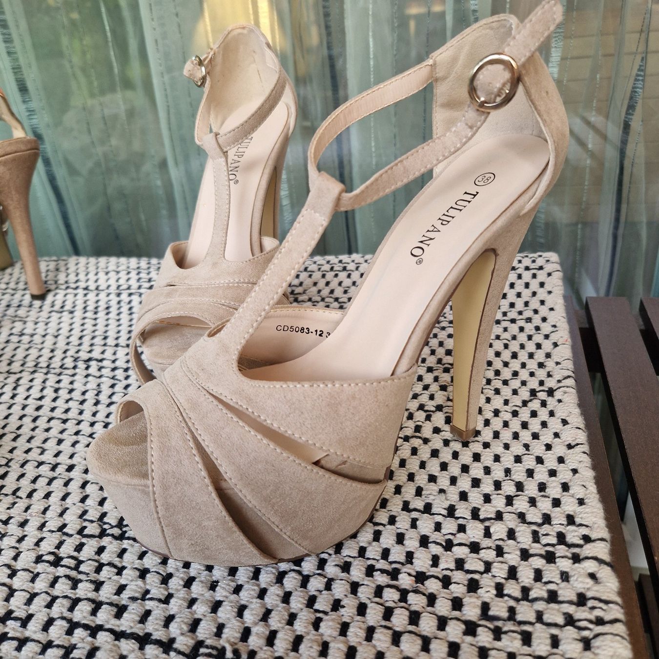 Scarpe da donna: High Heels beige Tulipano 38 – Usato da Nendeln venduto da Zopfie_ 6