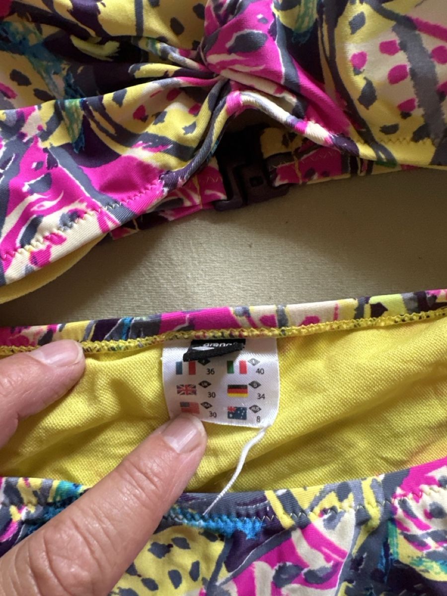 Maillots de bain & Bikinis: Bikini mit Muster Grösse 36 guter Zustand – D'occasion à Winkel par magda61 1