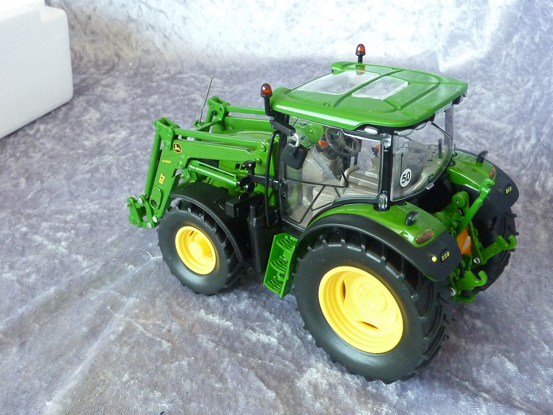 John Deere Modellini d'auto: Traktor John Deere 6125R mit Frontlader  1:32 – Nuovo (secondo la descrizione) da Dürrenäsch venduto da modellautos4you 3
