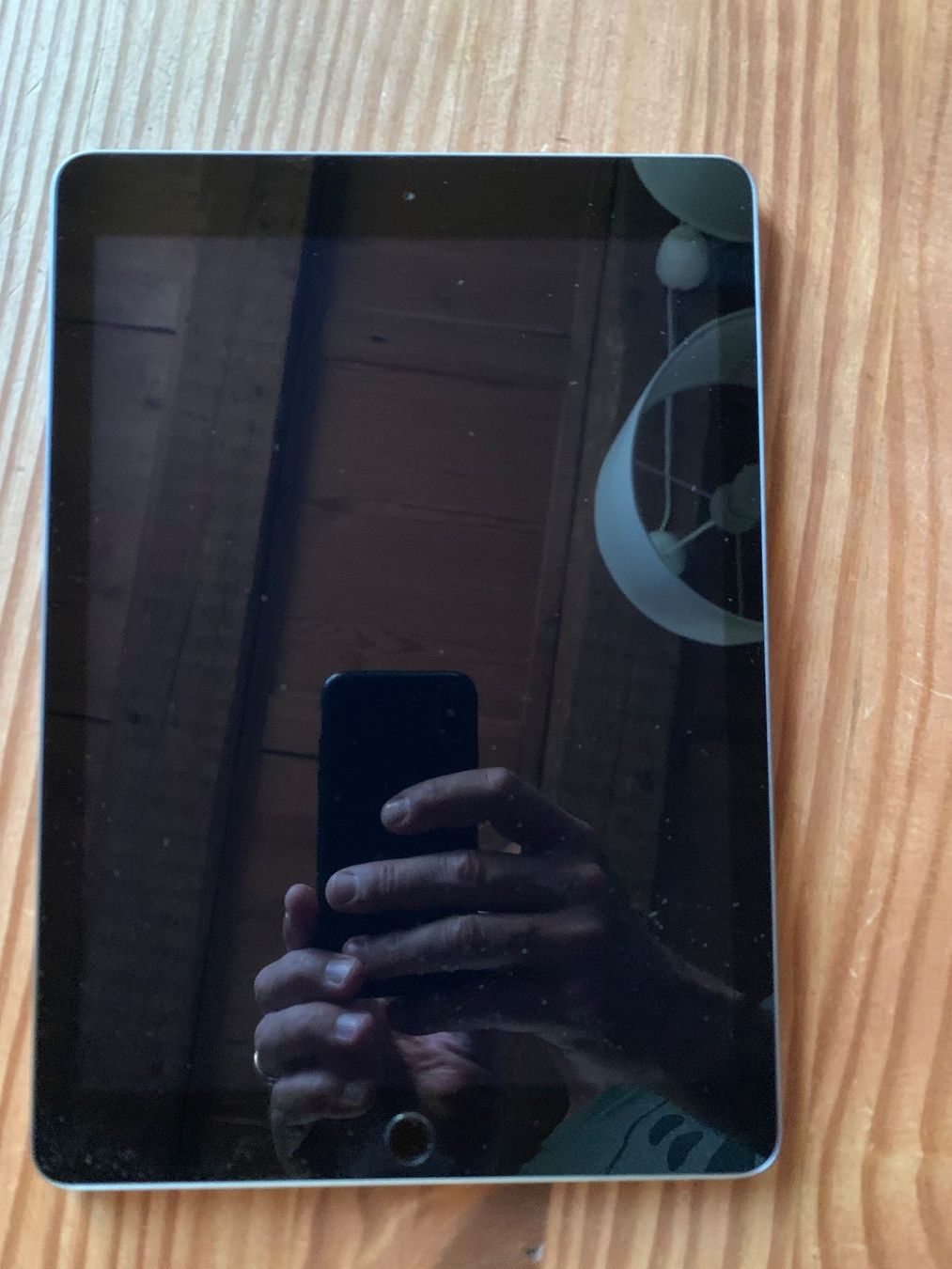Apple Tablet PC: Gut erhaltenes iPad, 5. Generation, 32 GB – Usato da Flaach venduto da Rosatipi