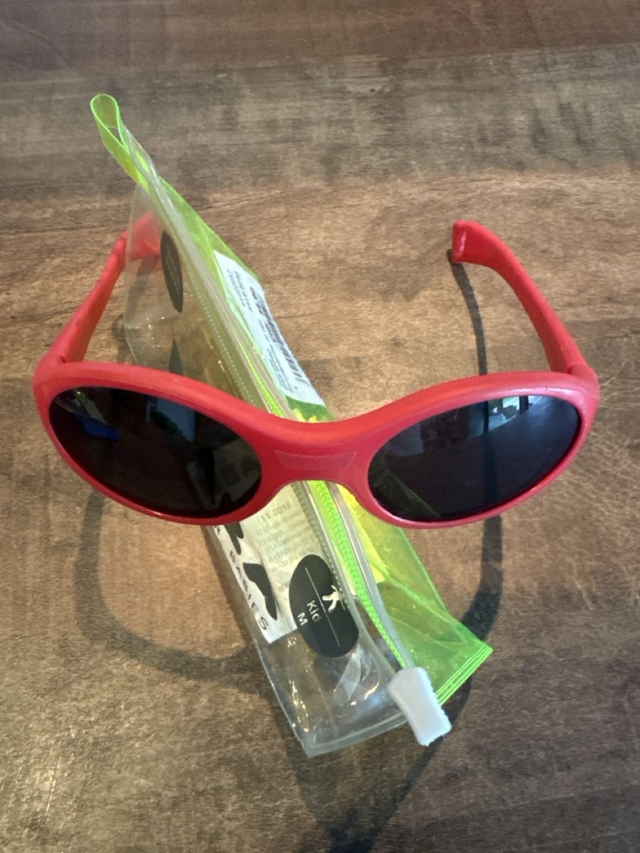 Béaba Brillen & Gläser: Beaba Babysonnenbrille, Top Zustand, Sommer – Gebraucht aus Eggenwil von Goldfischli1980