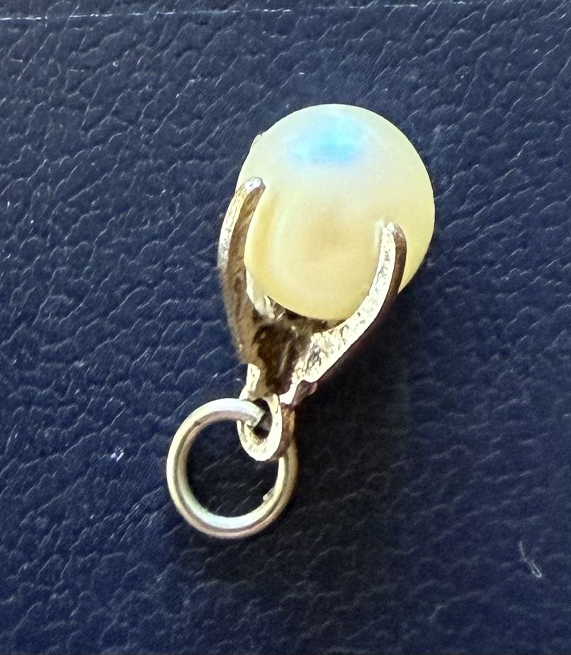 Anhänger: Pendentif perle blanche  – Gebraucht aus Les Bayards von aout