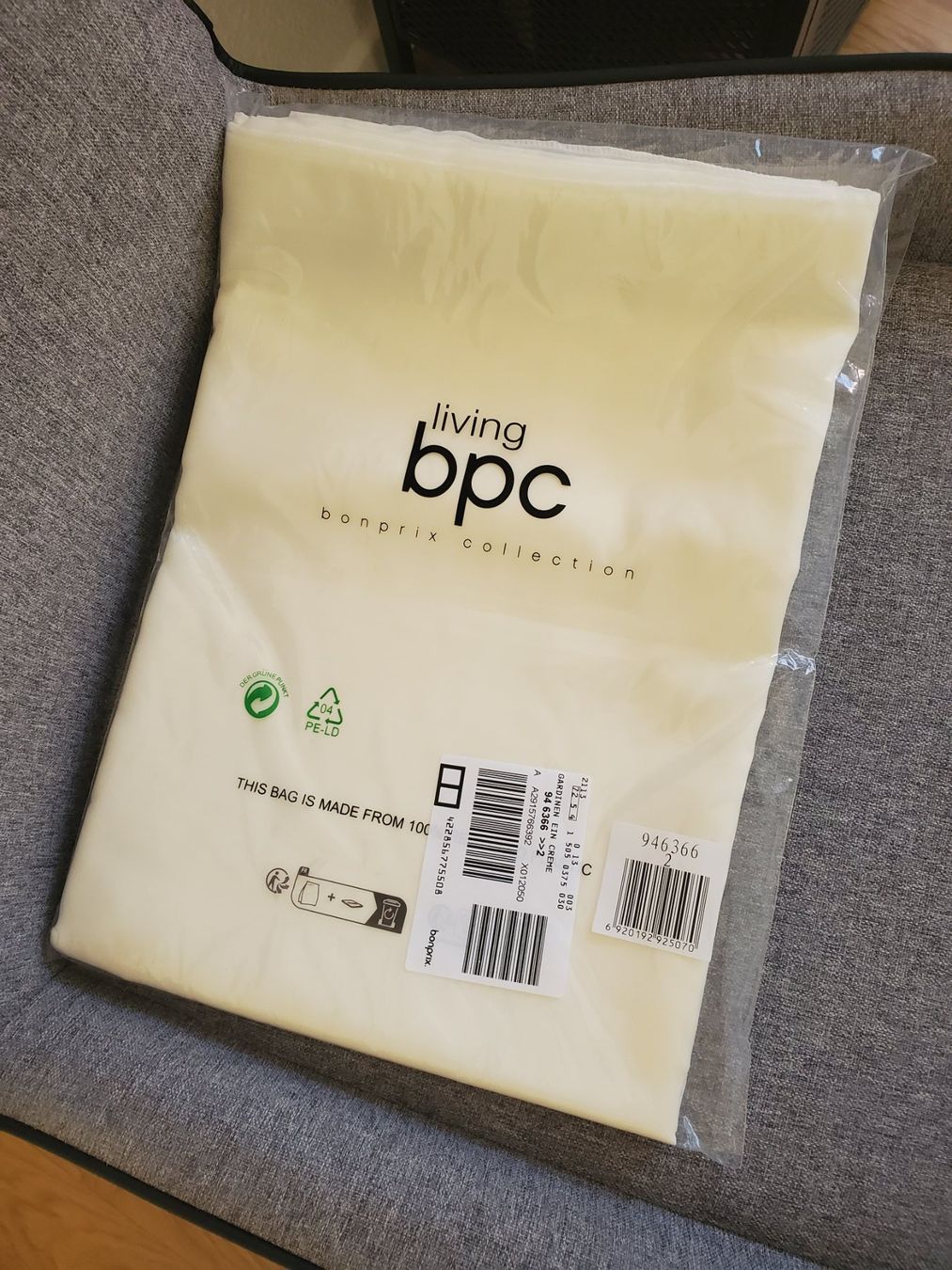 Vorhänge: Neu Gardinen einfarbig creme 2er Pack – Neu und originalverpackt aus Lachen SZ von missfranky85 1