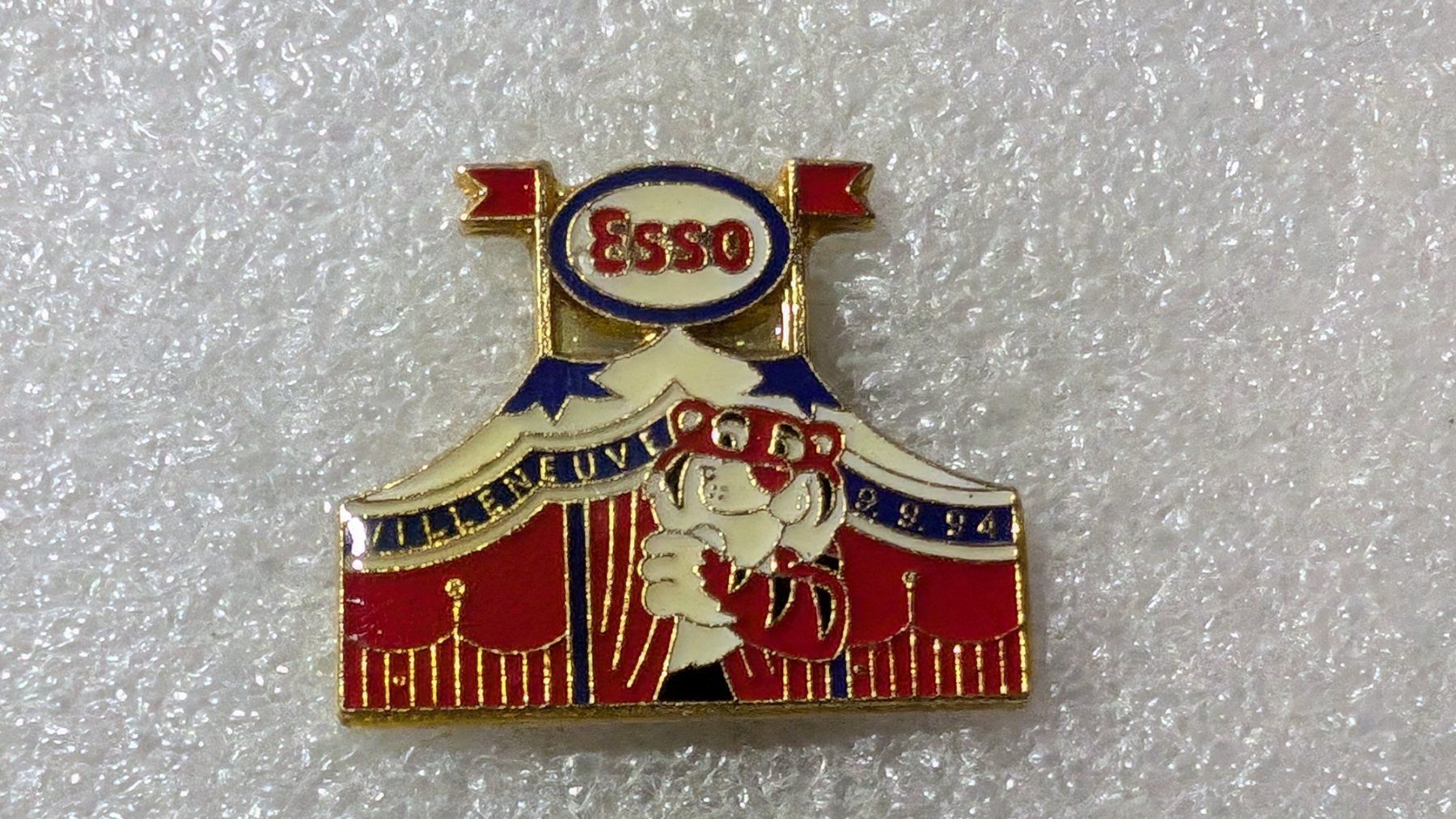 Plaquettes & Badges: Ansteckpin 211: Esso – D'occasion à Oppligen par Pin-Fall-Shop