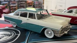 GAZ-13 1959, 1:18 sehr schwer !
