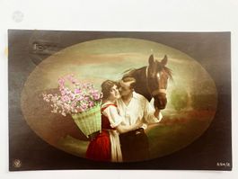 Fotopostkarte Frau mit Pferd Handkoloriert - um 1920 Antik