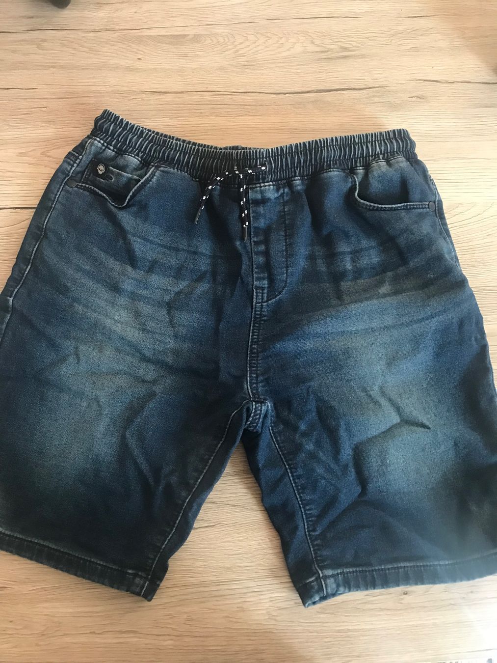 Pantaloni: Jeans Shorts – Nuovo (secondo la descrizione) da Oftringen venduto da mbc_b8vr