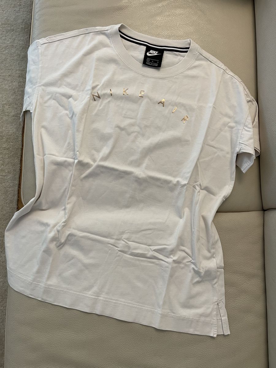Nike T-shirt: Nike Air T-Shirt Gr. M – Usato da Wichtrach venduto da Adriana222 1