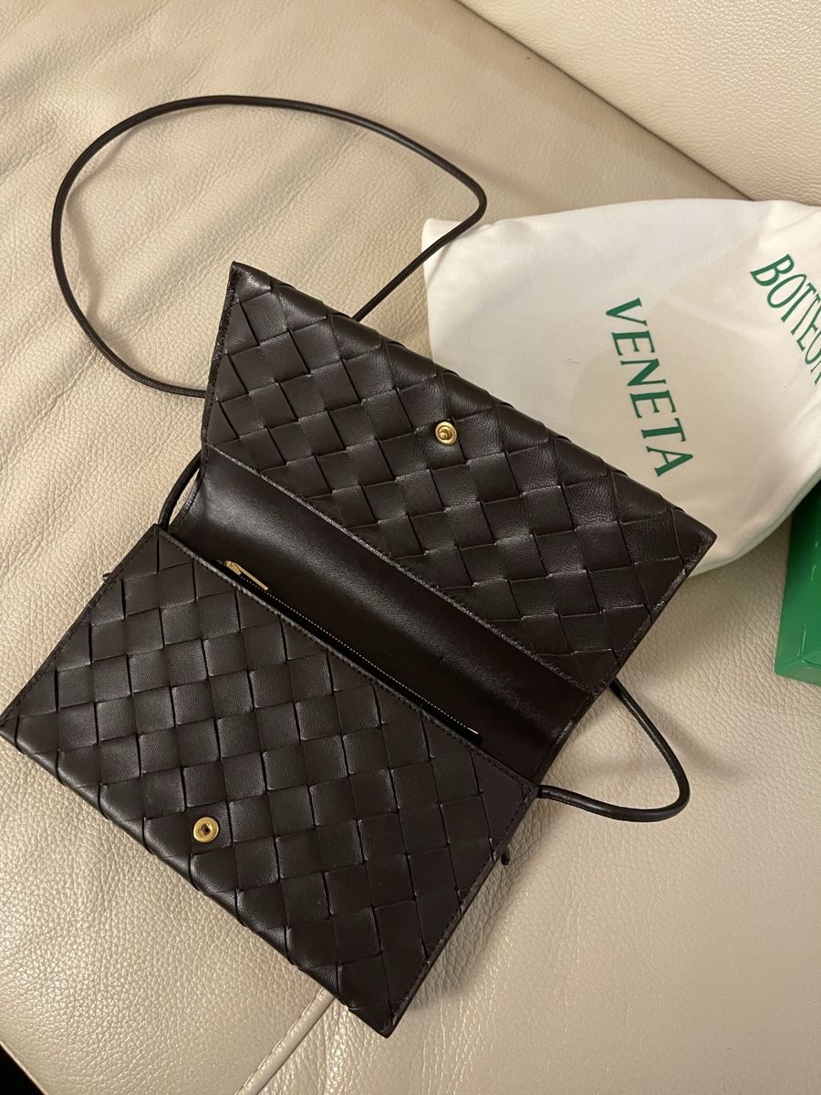 Bottega Veneta Taschen für Damen: Bottaga Veneta Pouch mit Riemen NEU – Neu und originalverpackt aus Wichtrach von Adriana222 5