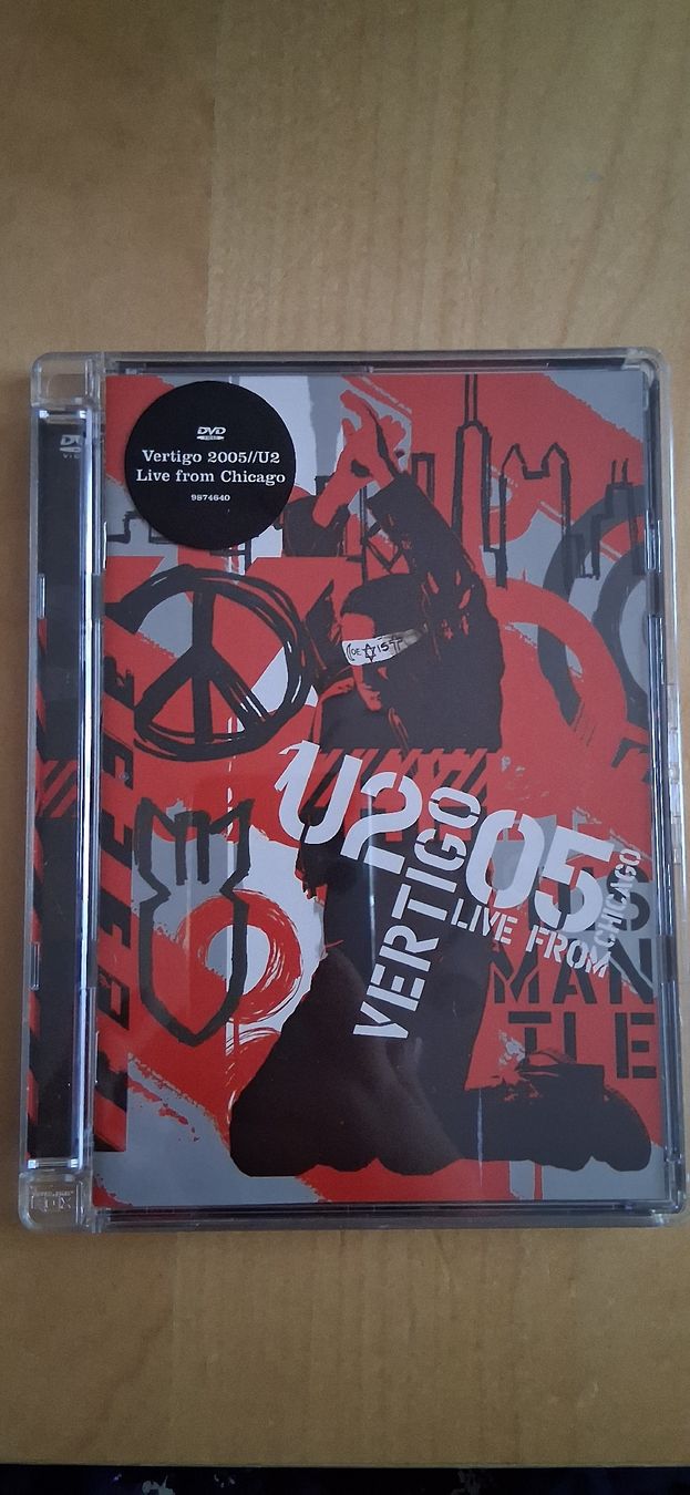 Tutti i DVDs: U2 Vertigo 05 Live from Chicago – Usato da Zürich venduto da Pryter