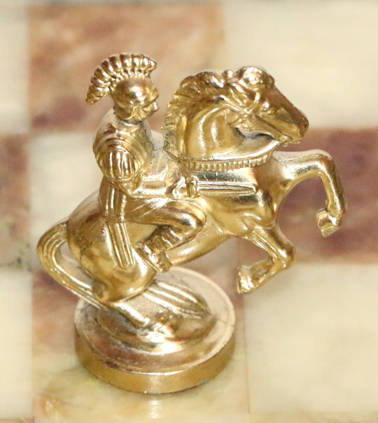 Spiele: Marmor Schachbrett mit Metallfiguren – Gebraucht aus Mörschwil von Ferrari-V8 4