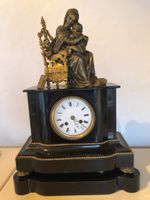 antike Kaminuhr 19.Jht, Bronzeaufsatz "Mutter und Kind"