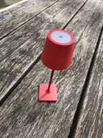 Leuchte: kleine LED Lampe rot, aufladbar