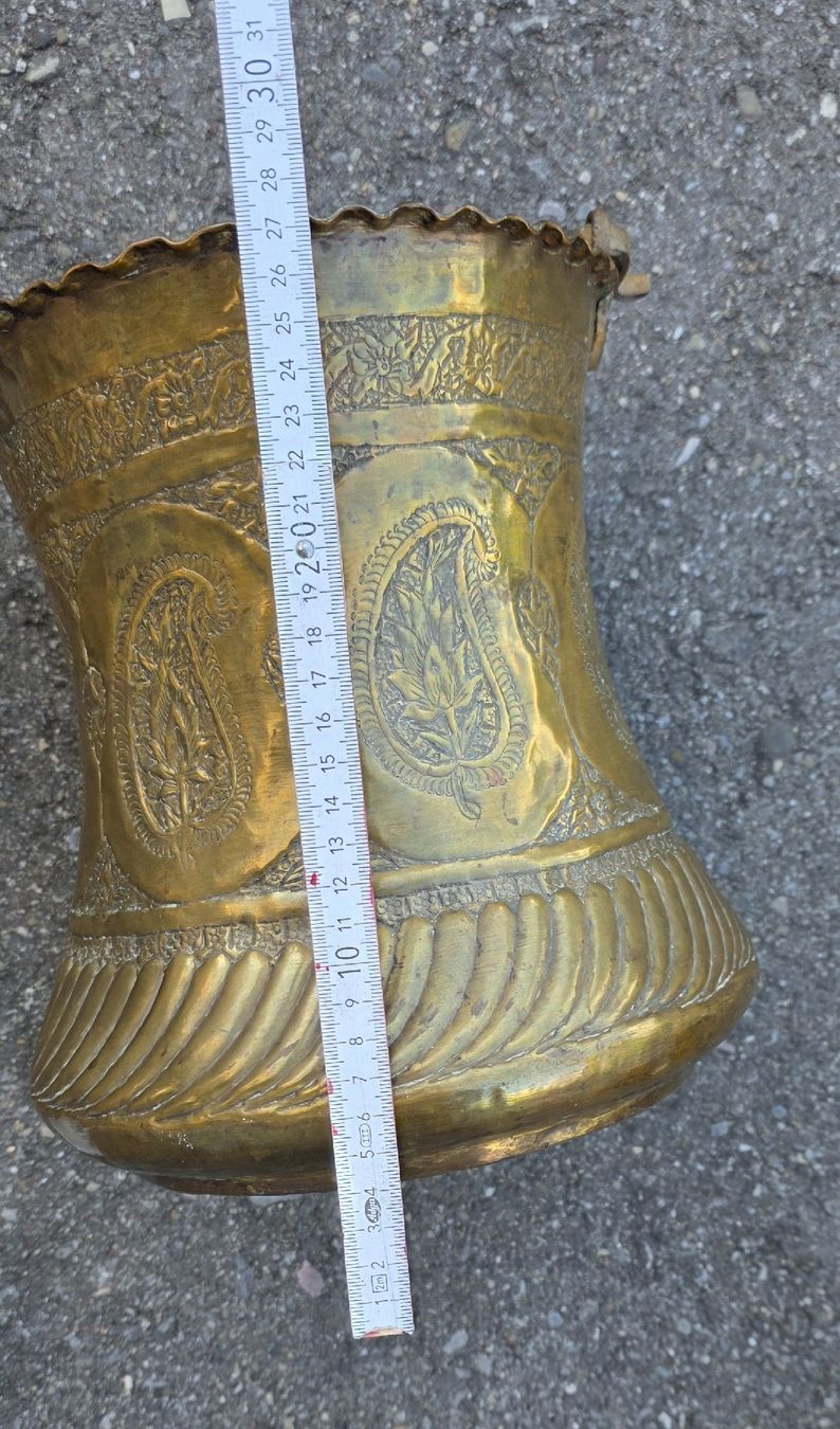 Vasen & Gefässe: Antikes Messingvase – Gebraucht aus Niederuzwil von 262305 3