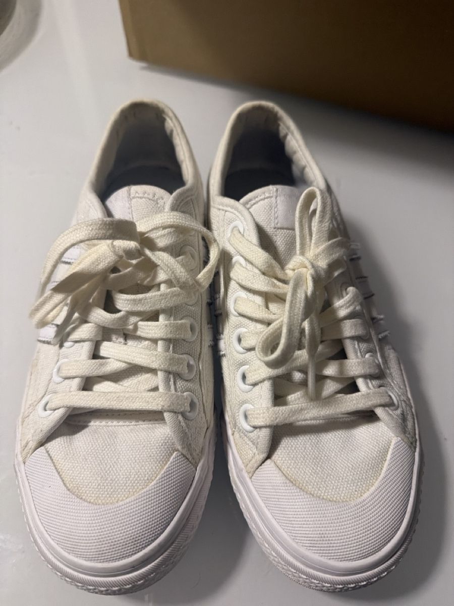 Adidas Chaussures femmes: Adidas-Sneaker – D'occasion à Basel par tvende 1