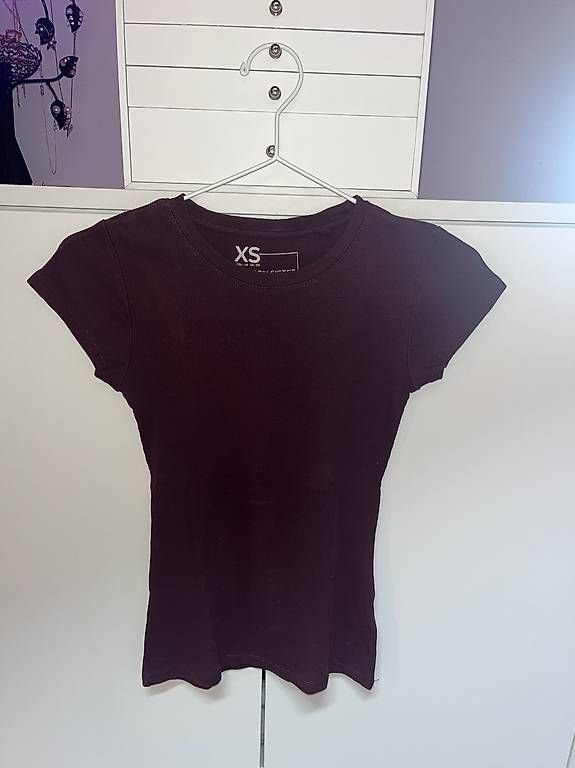 T-Shirts: T-shirt – Gebraucht aus Obersaxen von TaCaSales