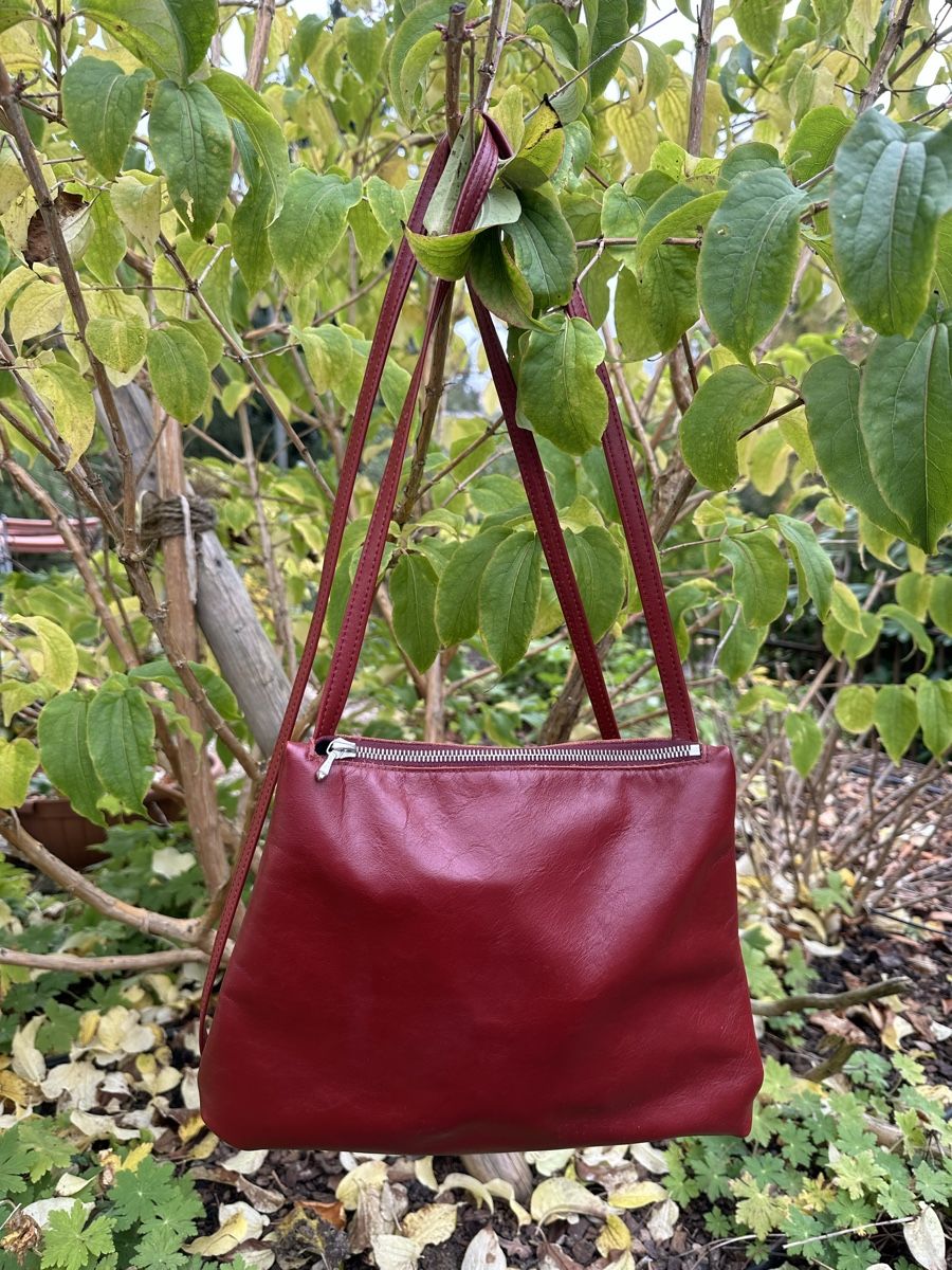 Borse da donna: Handtasche Brigitte Hürzeler FORMAT weinrot – Usato da Olten venduto da Barola01