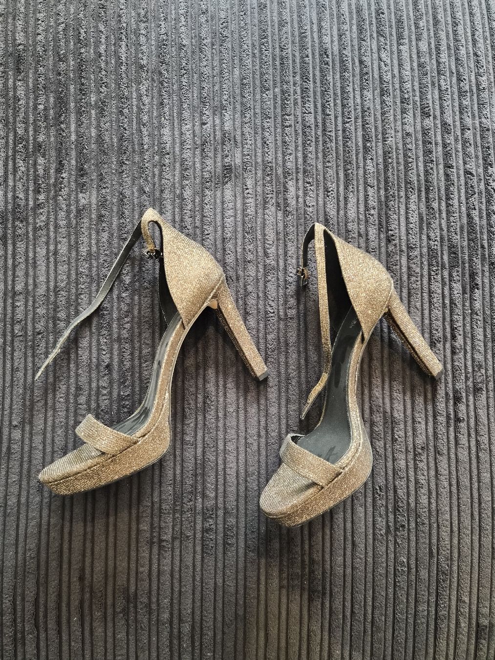 Michael Kors Scarpe da donna: Michael Kors Pumps – Nuovo (secondo la descrizione) da Volketswil venduto da SecondHanderia