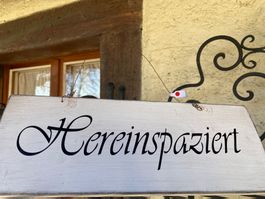 DEKOSCHILD-HOLZ-"HEREINSPAZIERT"