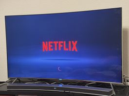 Samsung 55″ Curved 4K TV inkl. Soundbar & Subwoofer