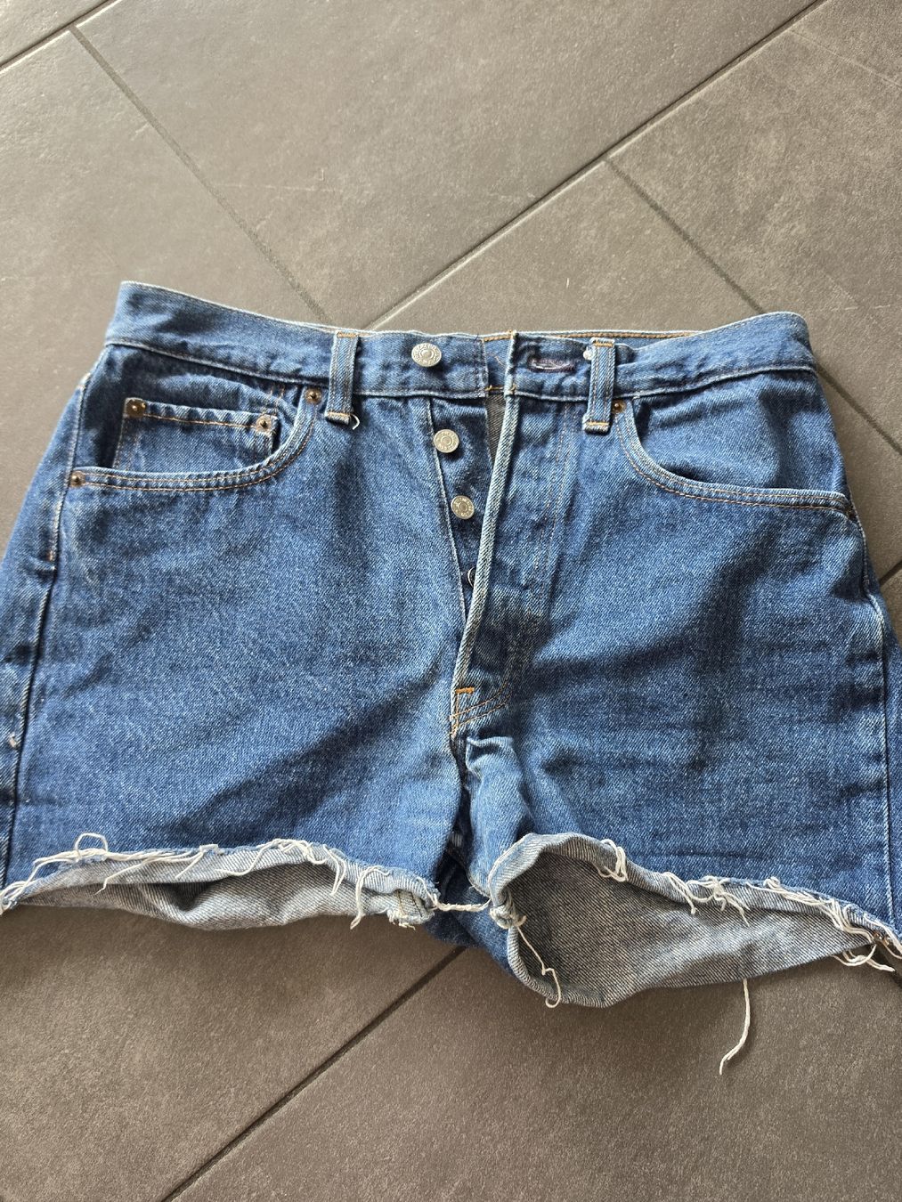 Jeans: Lewis Shorts – D'occasion à Luzern par oli_6x2r