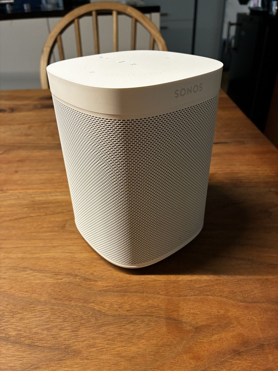 Sonos Casse acustiche: Sonos one mit Sonos Standfuss  – Usato da Wangen sz venduto da ms1_k9x8 3