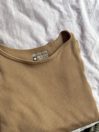 haut manche longue près du corp rose beige