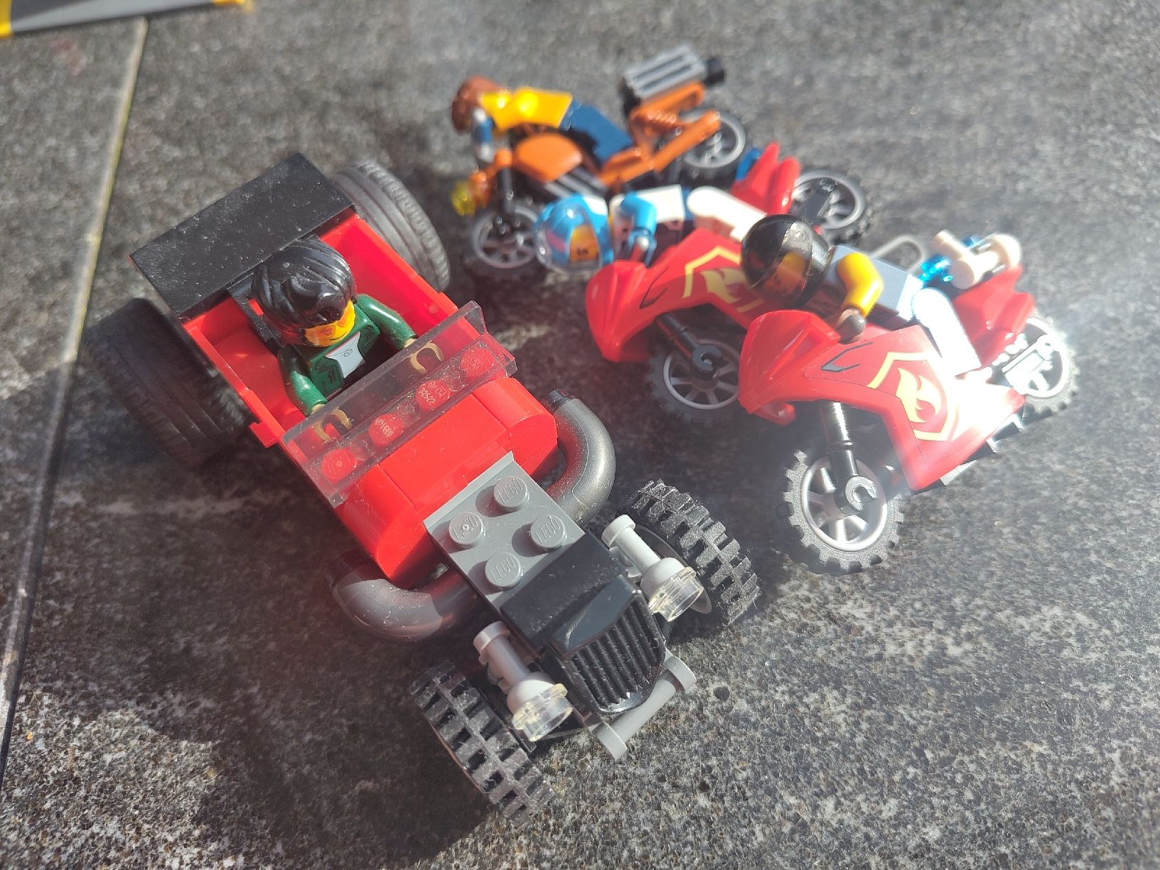 Lego Kit di costruzioni: Lego City: 3 Stuntbikes & oldmobile Auto – Usato da Leuggern venduto da Pummi19 1