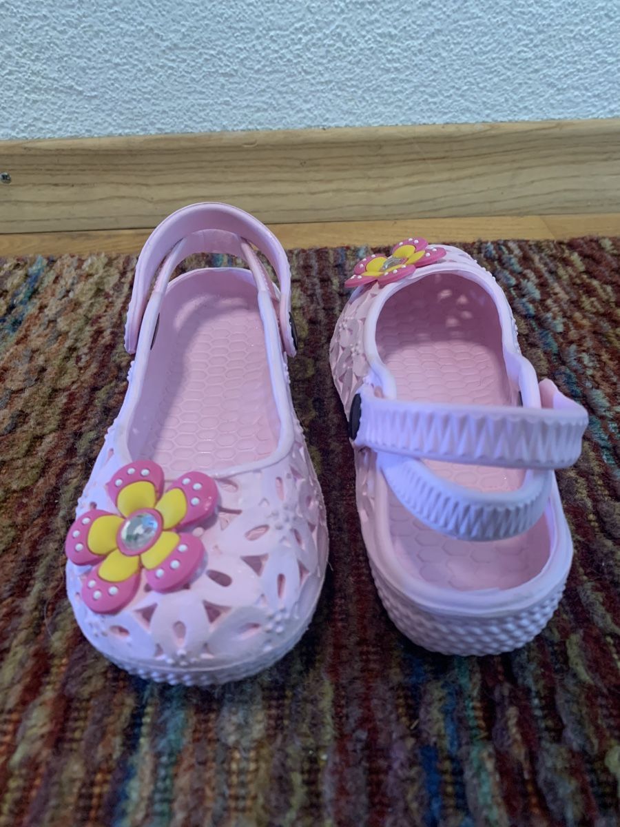 Scarpe per ragazze: Mädchen Sandalen Größe 25 Pink – Usato da Aesch ZH venduto da Goonies_1 1