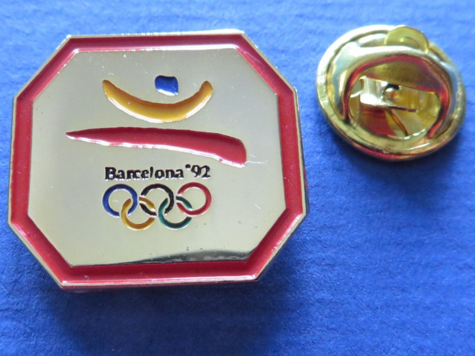 RARE PINS PIN'S - ESTADI OLIMPIC DE MONTJUIC STADE BARCELONE VINTAGE