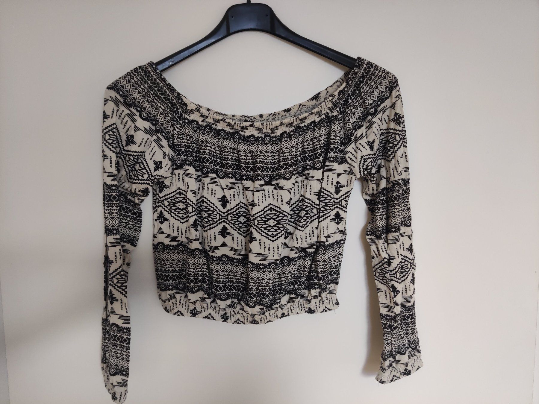 Tops: Schulterfreies Boho Shirt, H&M, Grösse XS – Gebraucht aus Birmensdorf ZH von Nebuliane