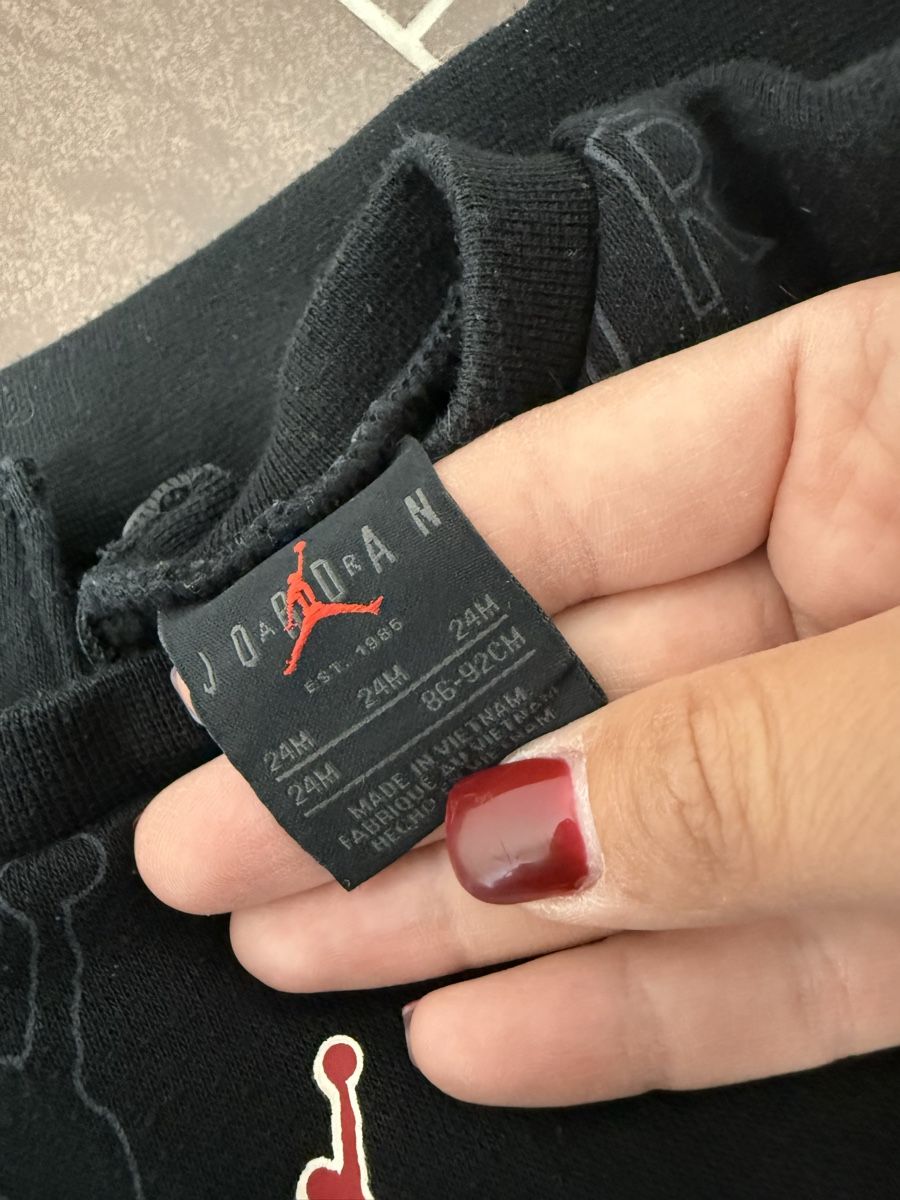 Lotti & Set di vestiti: Cooles Jordan Set Gr. 86 – Usato da Kölliken venduto da Vivii01 1