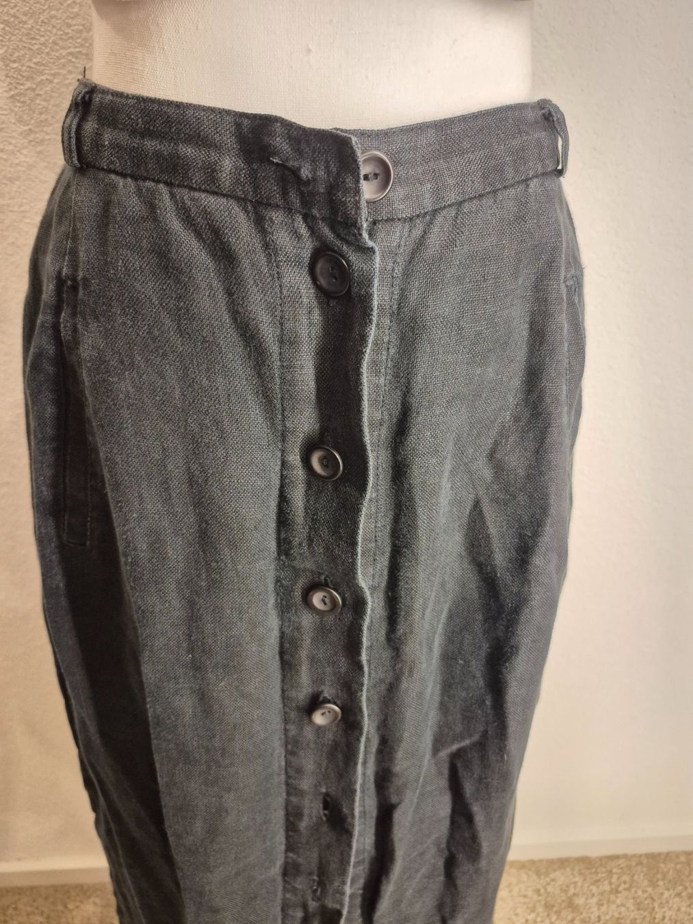 Röcke: Maxirock mit Knopfleiste, 100% Leinen, Grösse 36 – Gebraucht aus La Neuveville von Vestiaire_2011 2