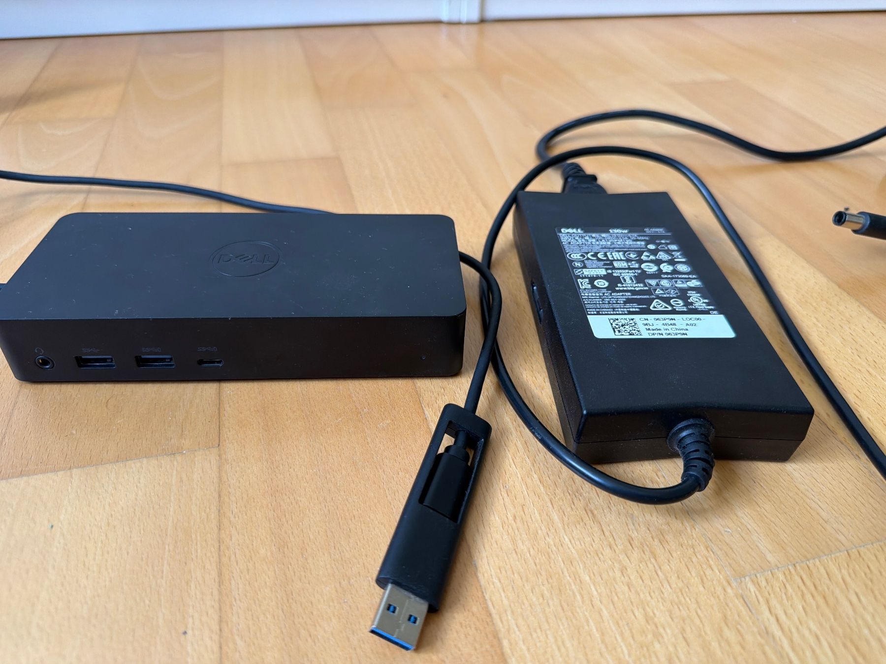 Dell Docking station: Dell Dockingstation D6000, DisplayLink, 130W – Usato da Küsnacht ZH venduto da luk_k8w8