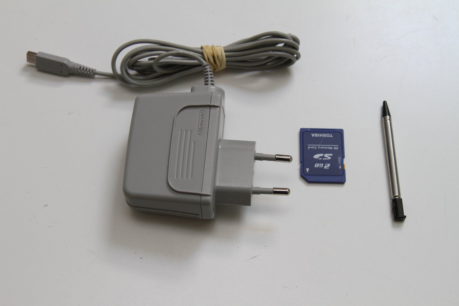 Nintendo Consoles: Nintendo 3DS mit Spielen – D'occasion à Basel par camelot99 4