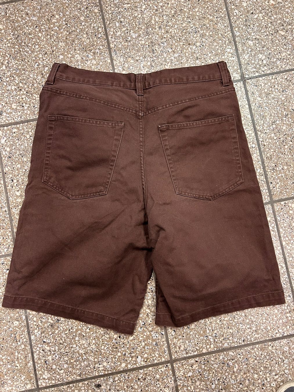 H&M Pantaloni: H+M  Shorts Lose Fit Gr.32 braun – Usato da Birsfelden venduto da Pearl10 2