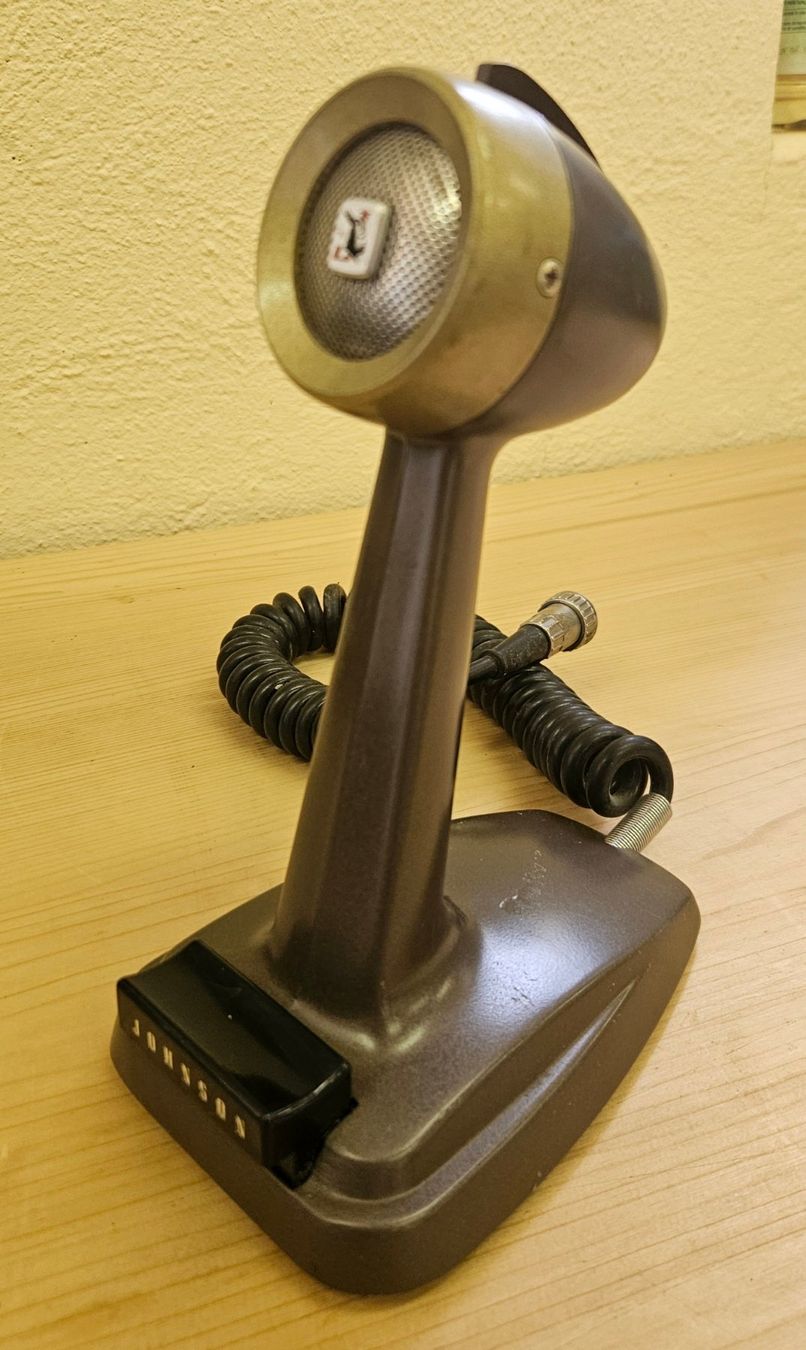 Radiocomunicazione: Johnson Viking Desk Microphone – Usato da Rüeggisberg venduto da Logitech007 1
