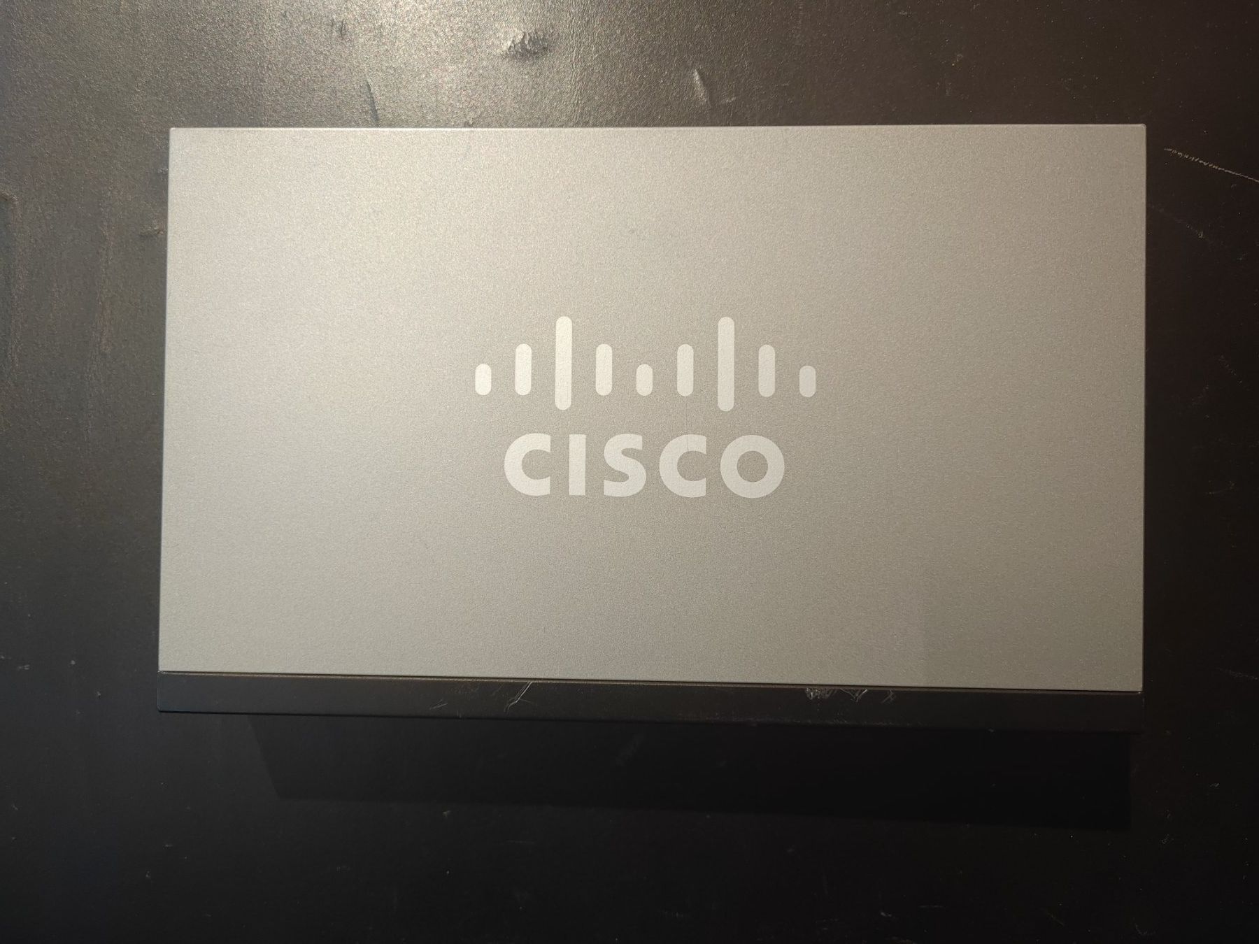 Cisco Hub & Switch: Switch RJ45 CISCO SG102-24 – Usato da Sion venduto da Bang-OlufsenSion