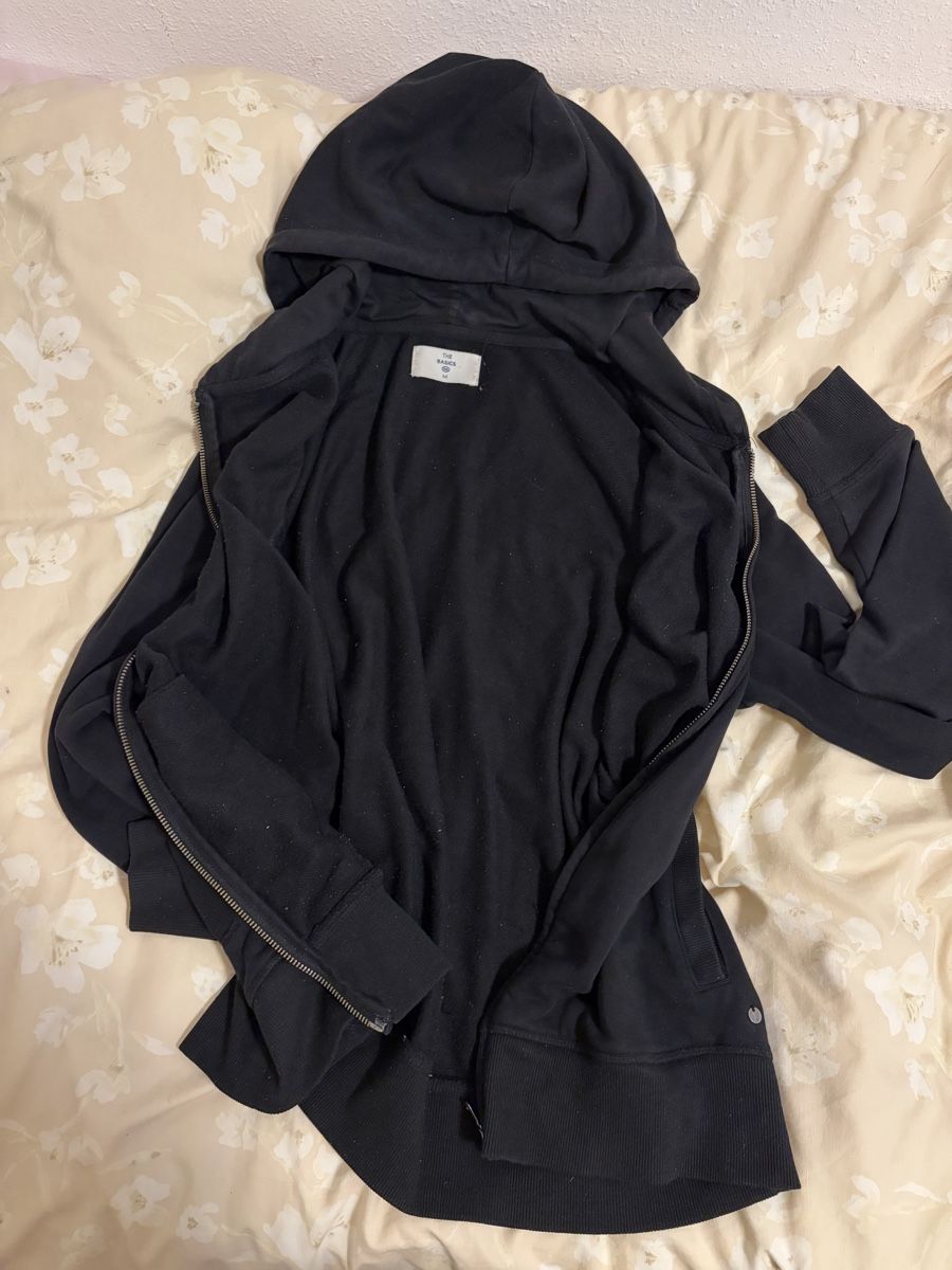 C&A Vestes: Black Zip Hoodie – D'occasion à Chambésy par tiffwears7 1