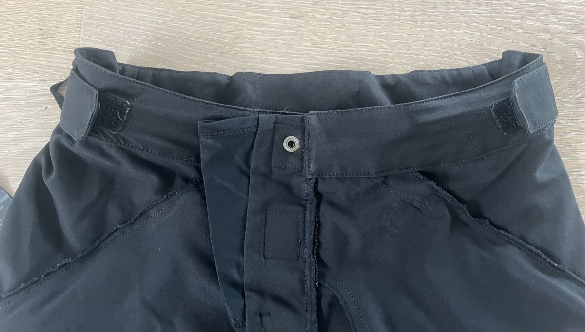 Pantaloni: ION MTB FREERIDE SHORTS 32/M SCHWARZ – Usato da Horgen venduto da Seppus75 6