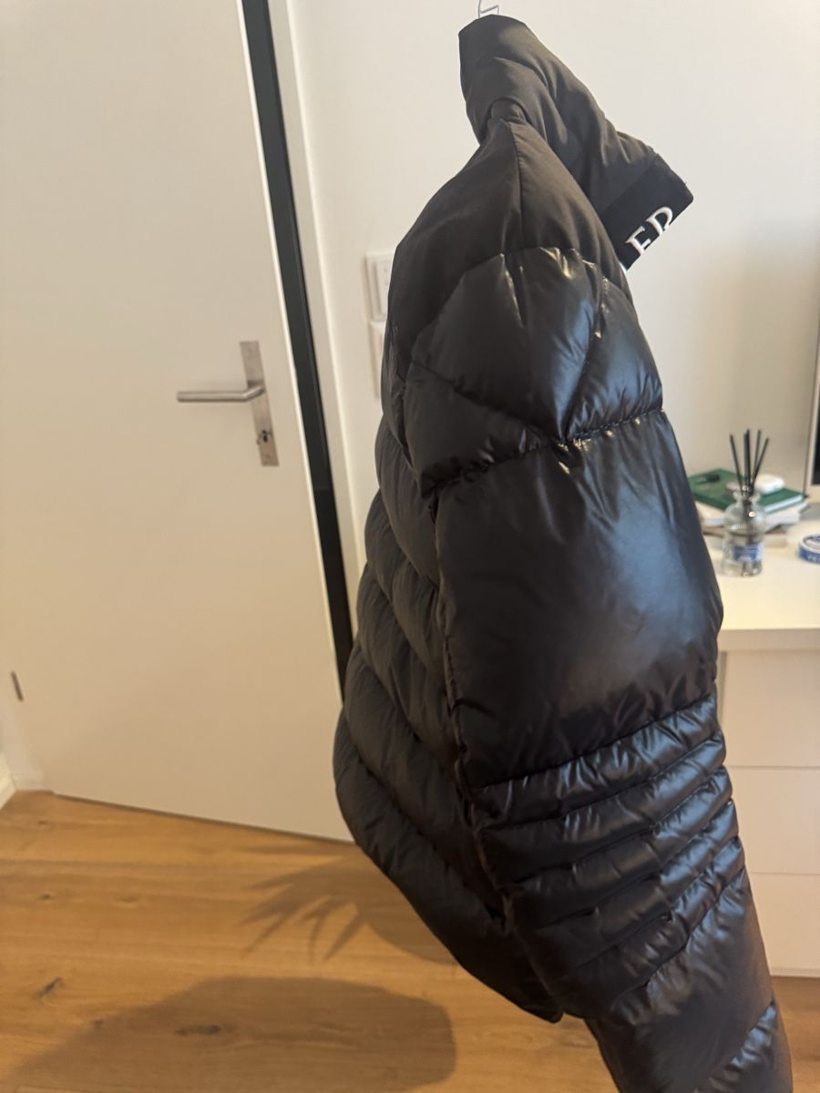 Moncler Giacche: Moncler Daunenjacke schwarz  – Difettoso da Meilen venduto da nic_8s2s 2