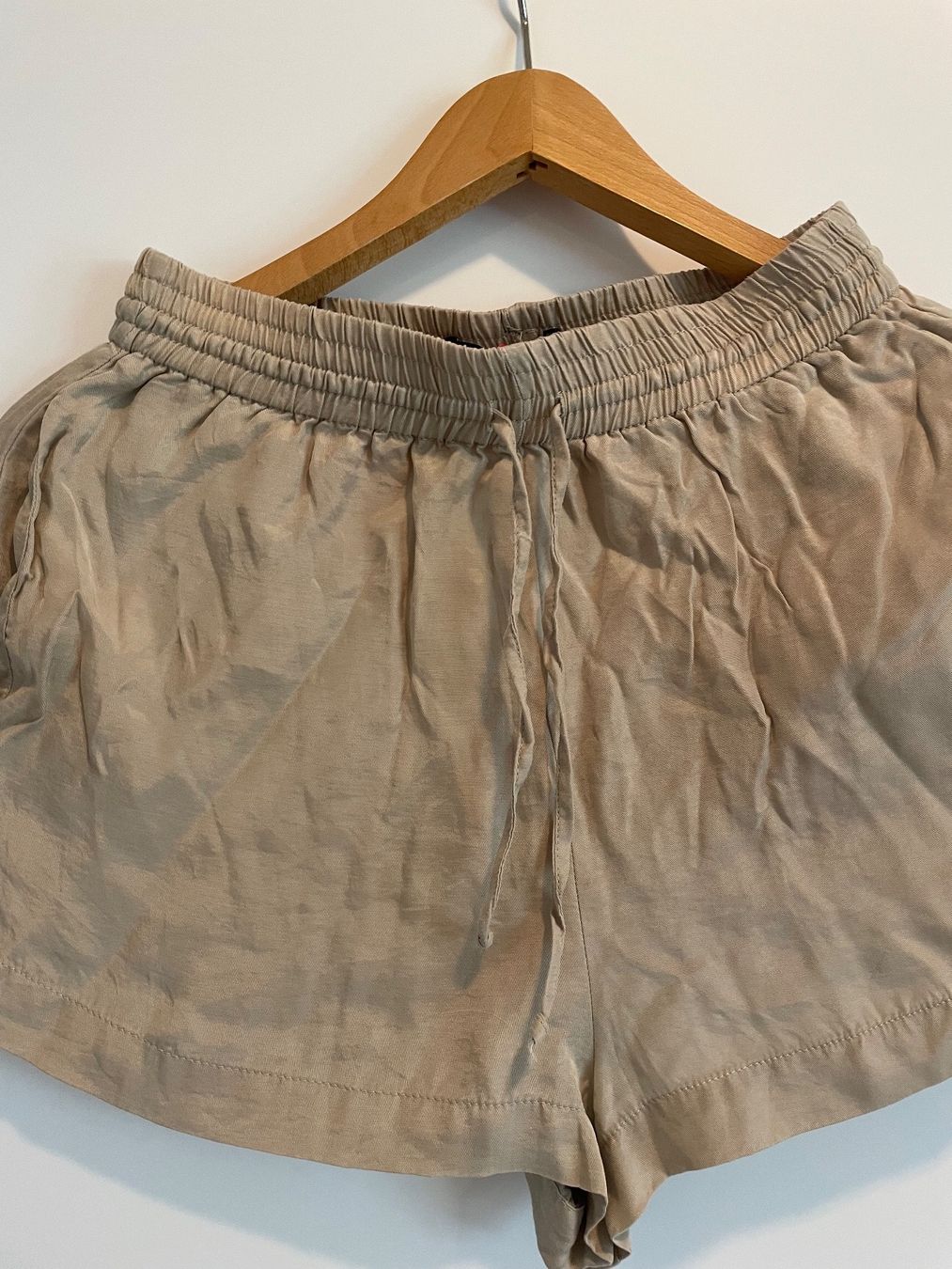 Zara Hosen: Short beige léger fluide Zara XS/S – Neu (gemäss Beschreibung) aus Pully von kaba07 1
