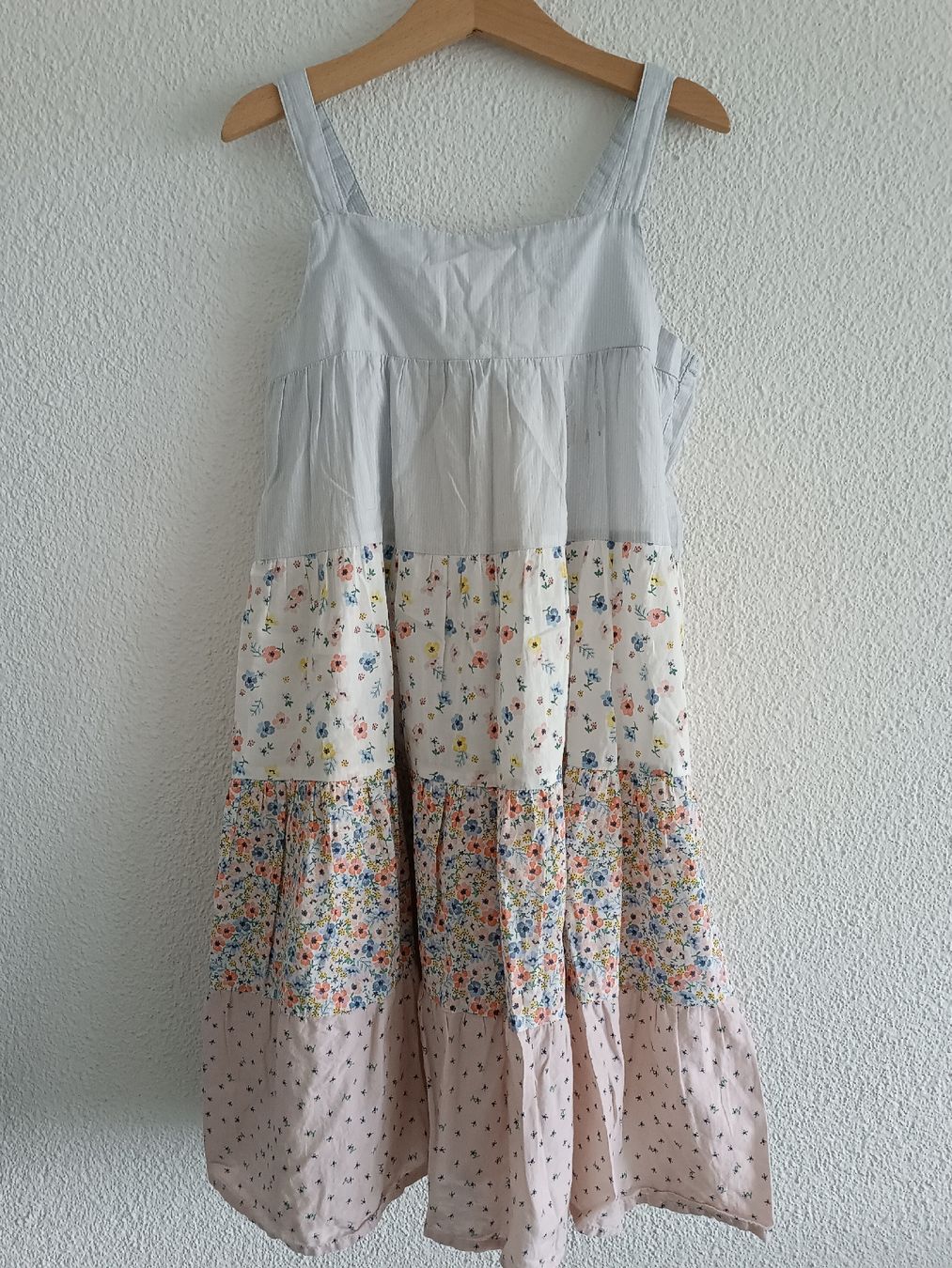 H&M Vestiti & Gonne: Kleid/ Rock Set Mädchen Gr 122,128 – Usato da Binz venduto da julijuli 2