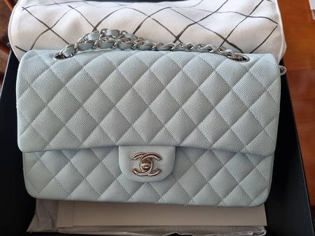 Chanel  Classic blue cavier with silver handware🩵 Medium