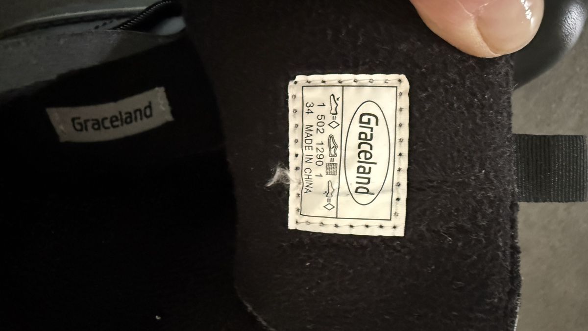 Chaussures filles: Bottines Noires Élégantes avec Fermetures Éclair Dorées – D'occasion à Courtételle par cyrus347 3