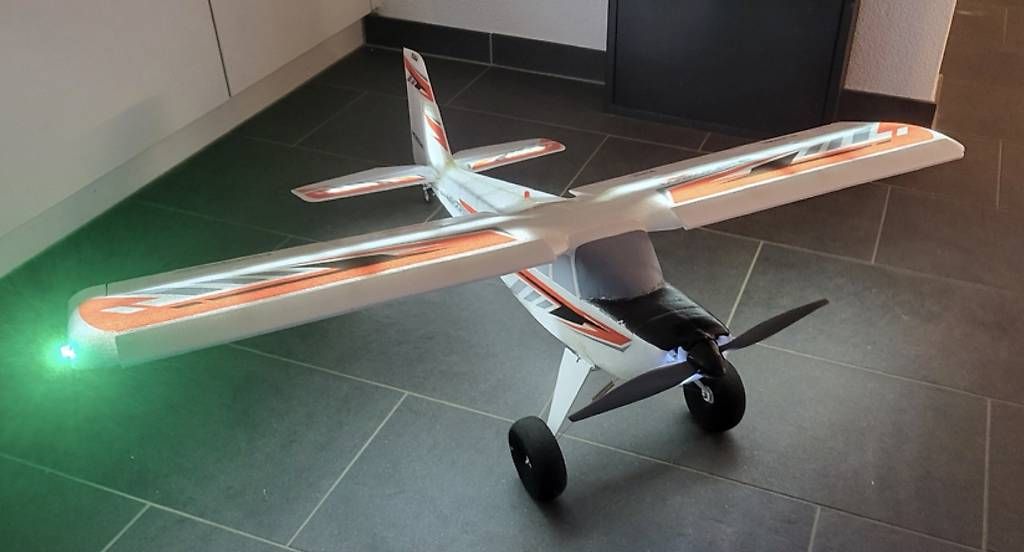 E-Flite RC Modellbau: Eflite Night Timber X 1.2m Modellflugzeug – Gebraucht aus Jegenstorf von Evolo