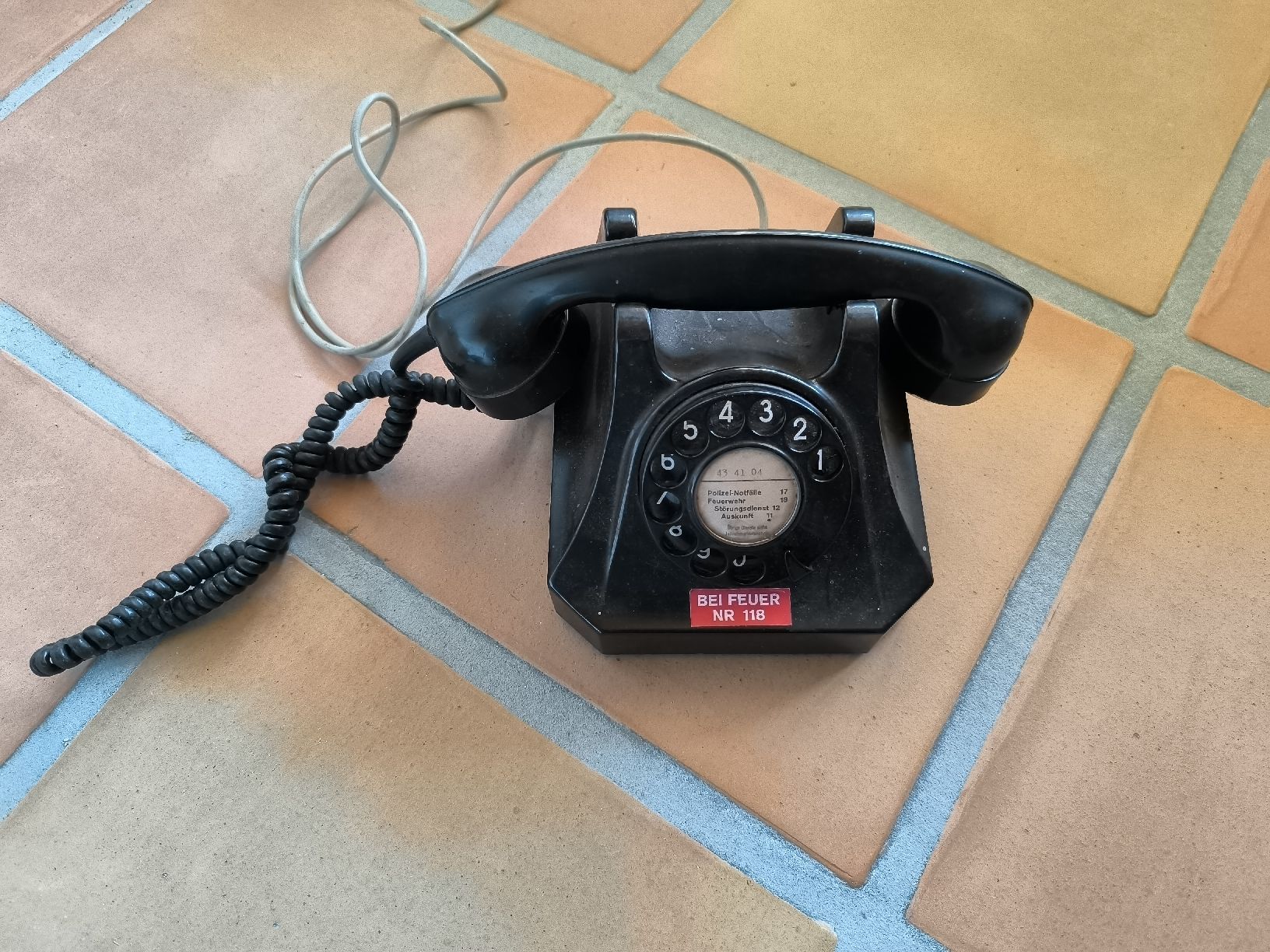 Telefoni: Telefon schwarz antikes Design gebraucht – Usato da Kölliken venduto da BelzeBug