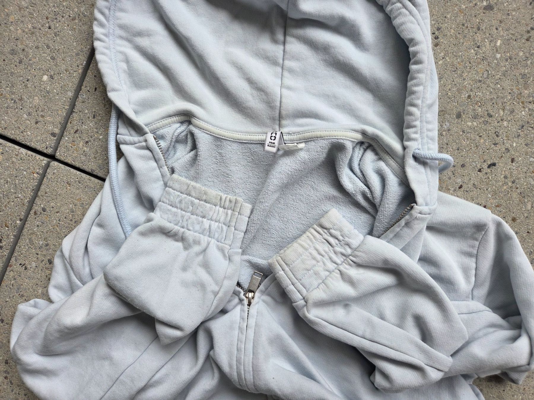 H&M Maglioni & Felpe: Kapuzenjacke Divided H&M hellblau Grösse M – Usato da Zürich venduto da mi.ha.6 2