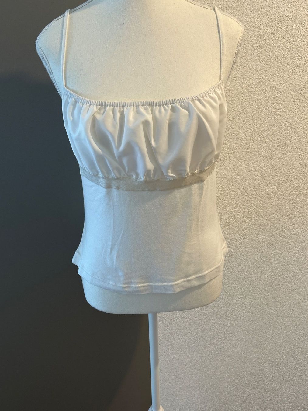 Top: Top mit Trägern weiss von Chaloc Gr. 42 – Usato da Brunnen venduto da Nala2929
