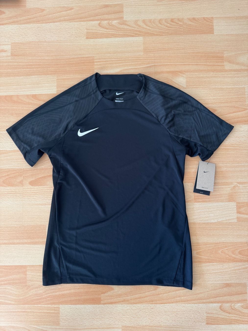 Nike T-Shirts: T-Shirt Nike Performance Gr.M – Neu und originalverpackt aus Oftringen von bmw_b8bm 3